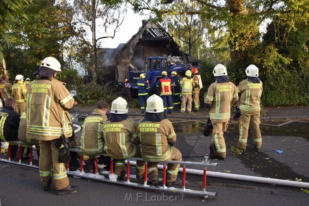 Grossfeuer Einfamilienhaus Siegburg Muehlengrabenstr P0956.JPG - Miklos Laubert